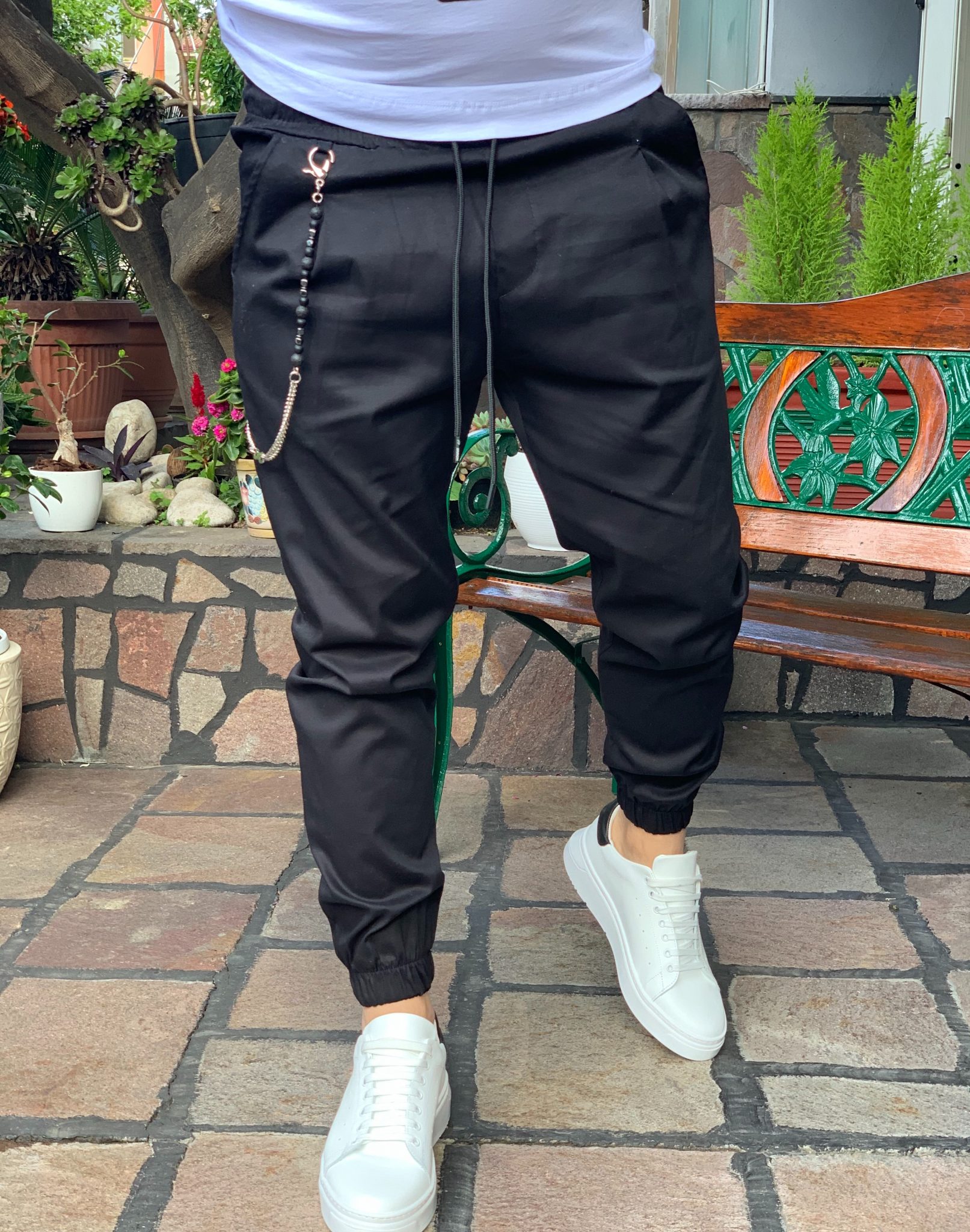 ▫️Pantalone ChRoy nero con elastico alla caviglia▫️